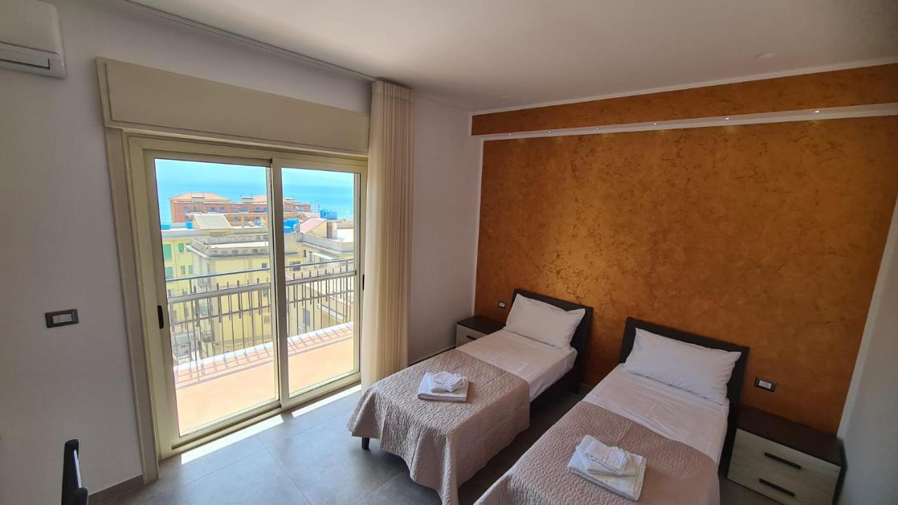 Casa Veneziano Bed & Breakfast Messina Luaran gambar